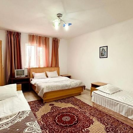 Chilling House Hotel Cholpon-Ata Exterior foto
